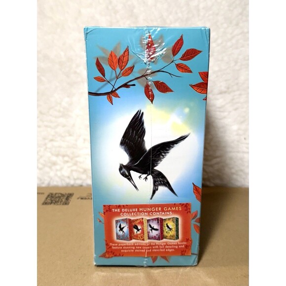 Hunger Games Box Set - Deluxe Edition - Suzanne Collins (Paperback) - Picture 4 of 7